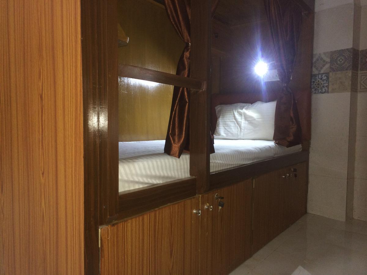 Zara Dormitory Mumbai Eksteriør bilde